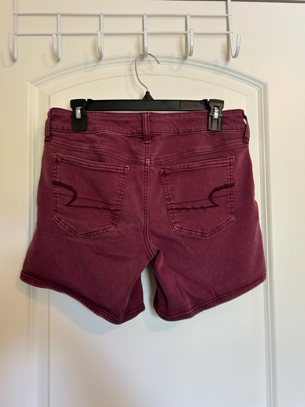 American Eagle Outfitters midi twill super stretch Shorts in Wine - Picture 3 of 5